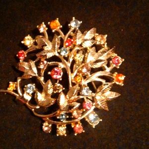 Vintage Brooch Signed Coro- Beautiful